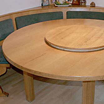 Eckbank mit Rundtisch