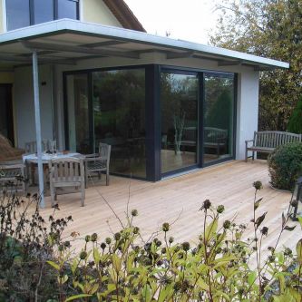 Terrasse aus Lärchenholz