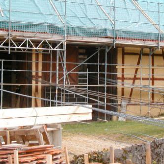 Geraderichten einer schiefen Scheune