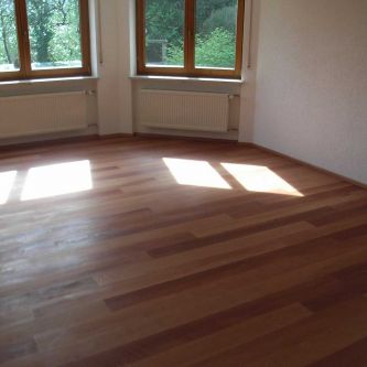 Fußboden in masiv Birnbaum geölt