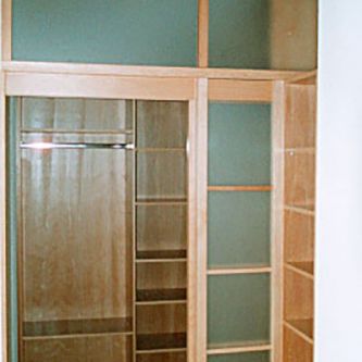 Begehbarer Kleiderschrank